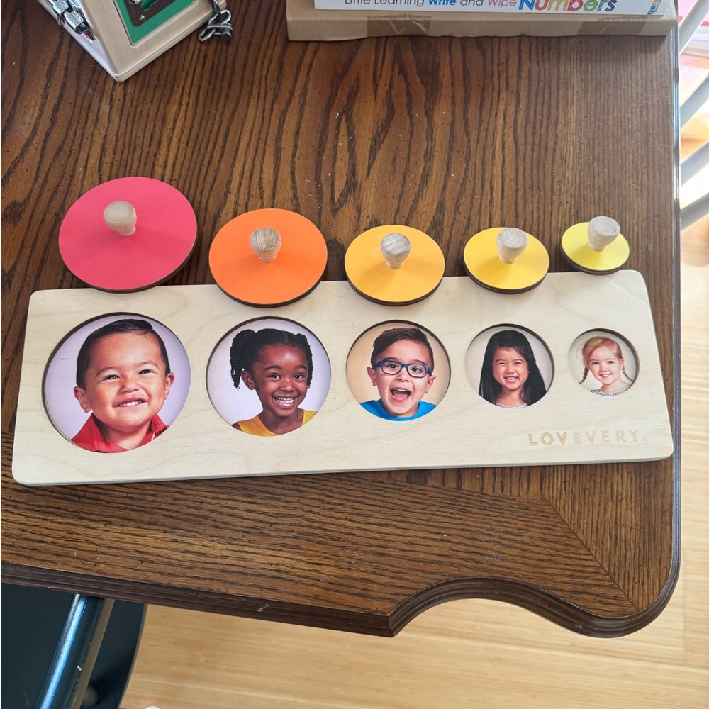 Lovevery Circle of Friends Wooden Puzzle